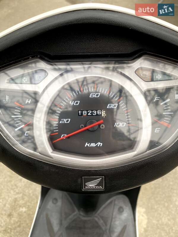 Скутер Honda Lead 110 JF-19 2010 в Кропивницькому фото 3 Скутер Honda Lead 110 JF-19 2010 в Кропивницькому