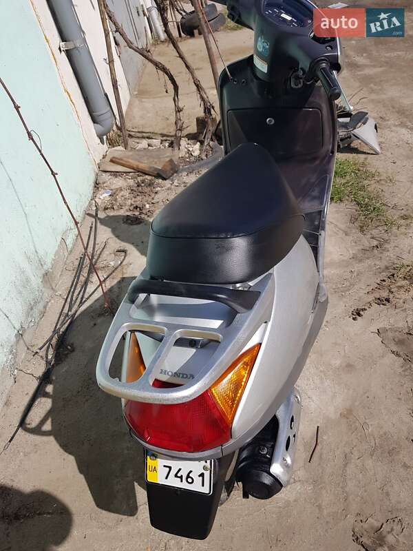 Мопеды Honda Lead 50 AF 48 2000 в Нетешине