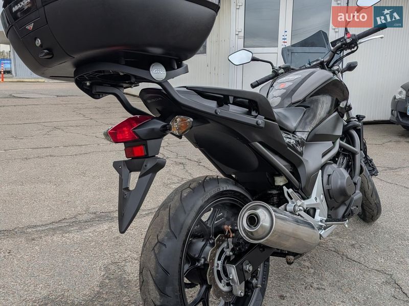 Мотоцикл Без обтекателей (Naked bike) Honda NC 700S 2012 в Киеве