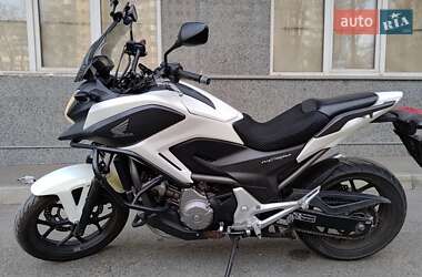 Мотоцикл Спорт-туризм Honda NC 700X 2012 в 