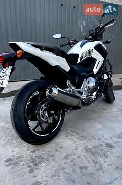 Мотоцикл Спорт-туризм Honda NC 700X 2013 в 