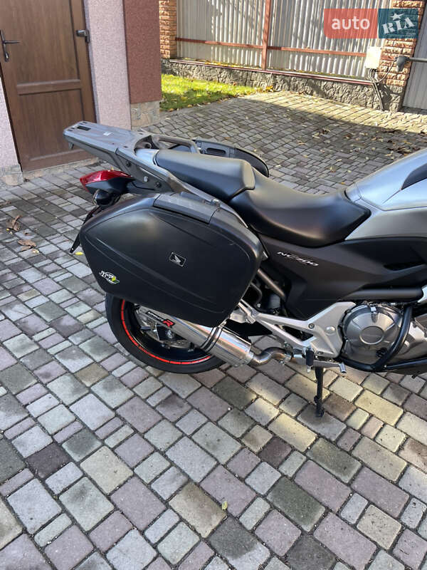 Мотоцикл Спорт-туризм Honda NC 700XA 2012 в Тараще фото 4 Мотоцикл Спорт-туризм Honda NC 700XA 2012 в Тараще