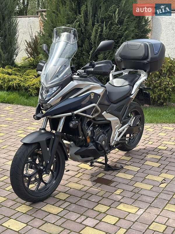 Honda NC 750X 2023