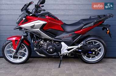 Мотоцикл Туризм Honda NC 750X 2017 в 