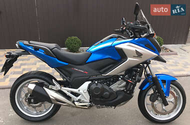 Мотоцикл Туризм Honda NC 750X 2016 в 