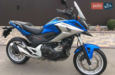 Мотоцикл Туризм Honda NC 750X 2016 в 