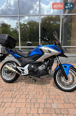 Мотоцикл Туризм Honda NC 750X 2016 в 