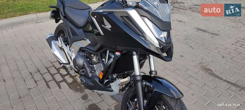 Мотоцикл Спорт-туризм Honda NC 750X 2025 в Тернополе