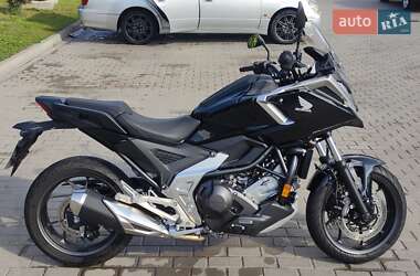 Мотоцикл Спорт-туризм Honda NC 750X 2025 в 