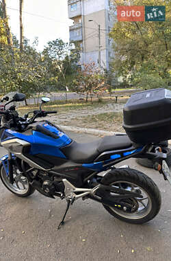 Мотоцикл Туризм Honda NC 750X 2016 в 