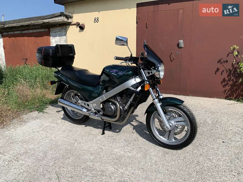 Honda NTV 650 (Revere) 1997