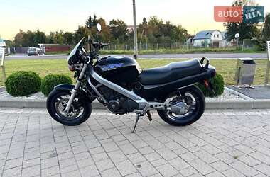 Мотоцикл Классік Honda NTV 650 (Revere) 1993 в 