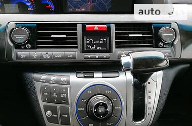 Минивэн Honda Odyssey 2011 в 