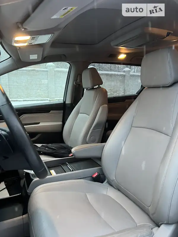 Honda Odyssey 2019 VIN 5FNRL6H98KB107774 фото оголошення 4 з 48