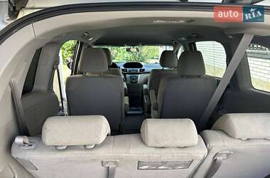 Минивэн Honda Odyssey 2016 в 
