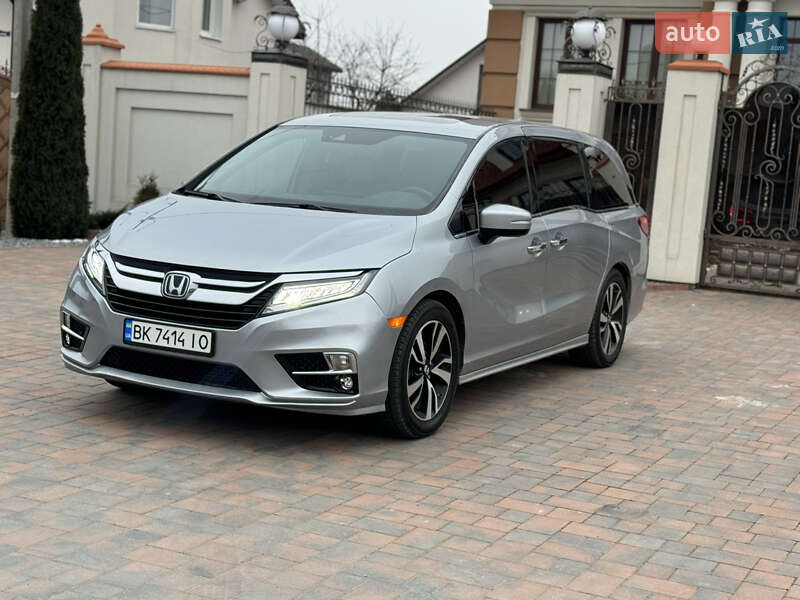 Мінівен Honda Odyssey 2017 в Рівному