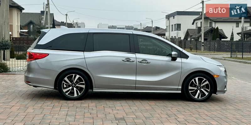Мінівен Honda Odyssey 2017 в Рівному