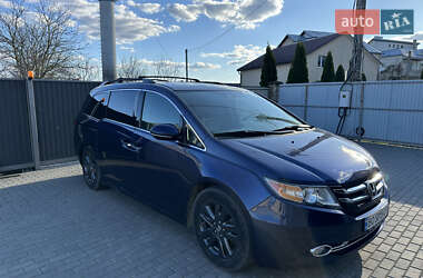 Минивэн Honda Odyssey 2015 в 