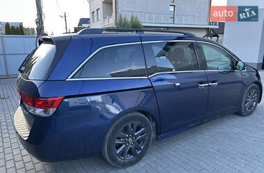 Минивэн Honda Odyssey 2015 в 