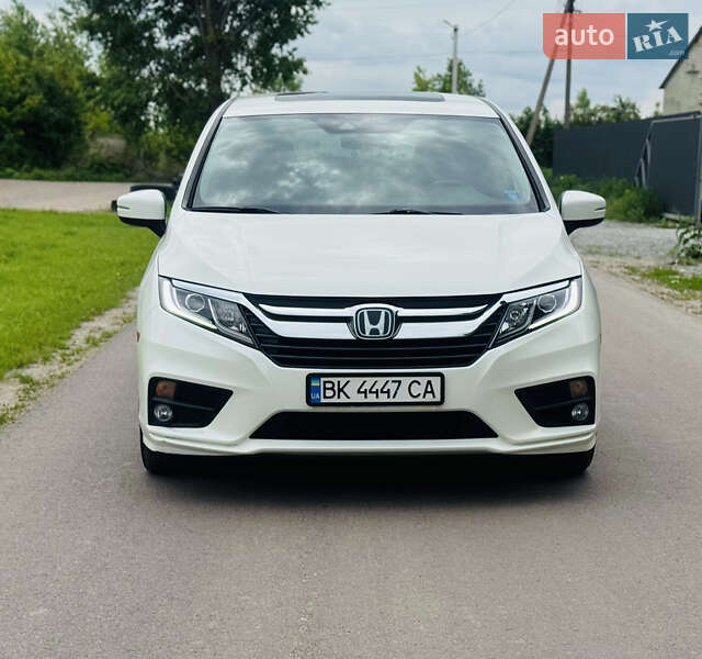 Минивэн Honda Odyssey 2018 в Ровно