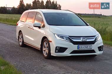 Минивэн Honda Odyssey 2018 в 