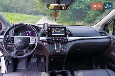 Минивэн Honda Odyssey 2018 в 