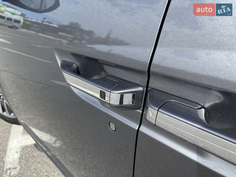 Мінівен Honda Odyssey 2013 в Києві фото 14 Мінівен Honda Odyssey 2013 в Києві