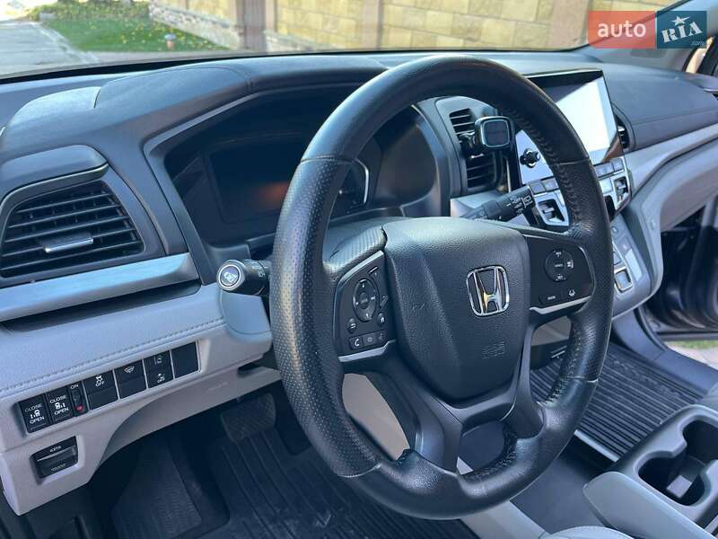 Минивэн Honda Odyssey 2017 в Киеве фото 7 Минивэн Honda Odyssey 2017 в Киеве