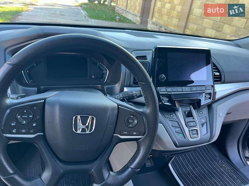 Минивэн Honda Odyssey 2017 в Киеве фото 9 Минивэн Honda Odyssey 2017 в Киеве
