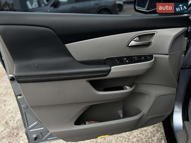 Мінівен Honda Odyssey 2013 в Житомирі фото 18 Мінівен Honda Odyssey 2013 в Житомирі