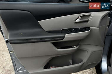 Минивэн Honda Odyssey 2013 в 