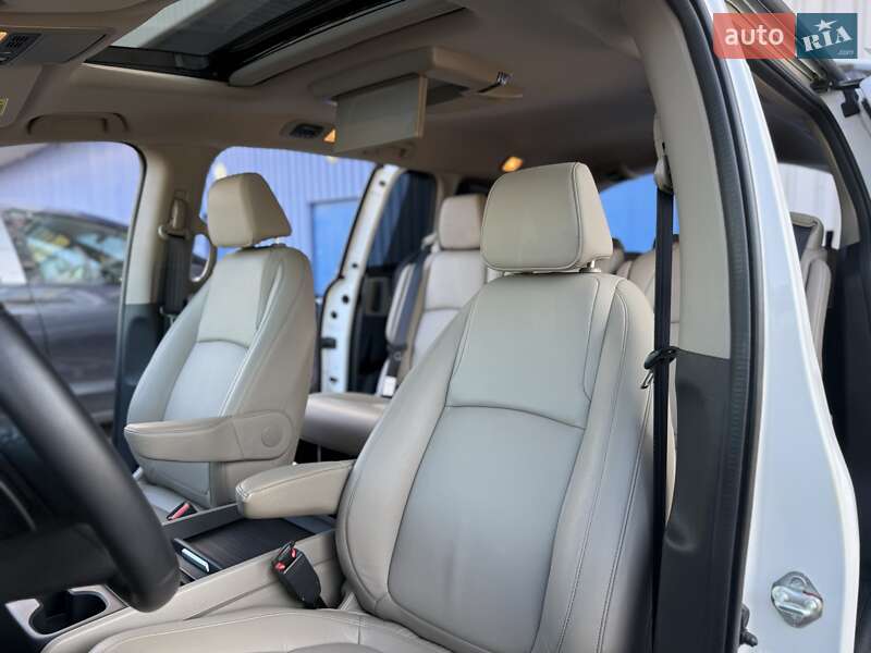 Минивэн Honda Odyssey 2022 в Днепре фото 19 Минивэн Honda Odyssey 2022 в Днепре