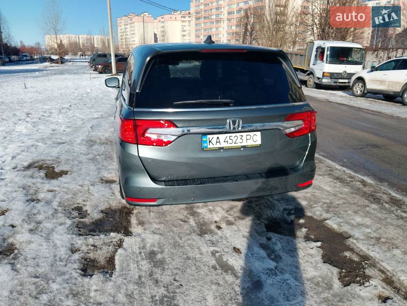 Минивэн Honda Odyssey 2019 в Киеве