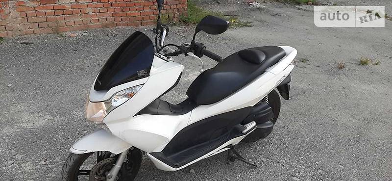 Макси-скутер Honda PCX 125 2010 в Каменец-Подольском