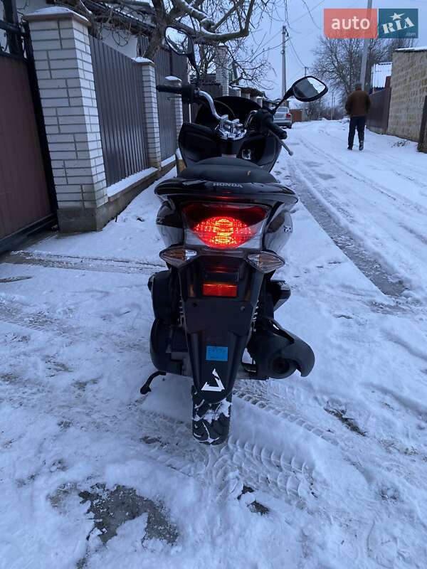 Грузовые мотороллеры, мотоциклы, скутеры, мопеды Honda PCX 125 2014 в Барышевке