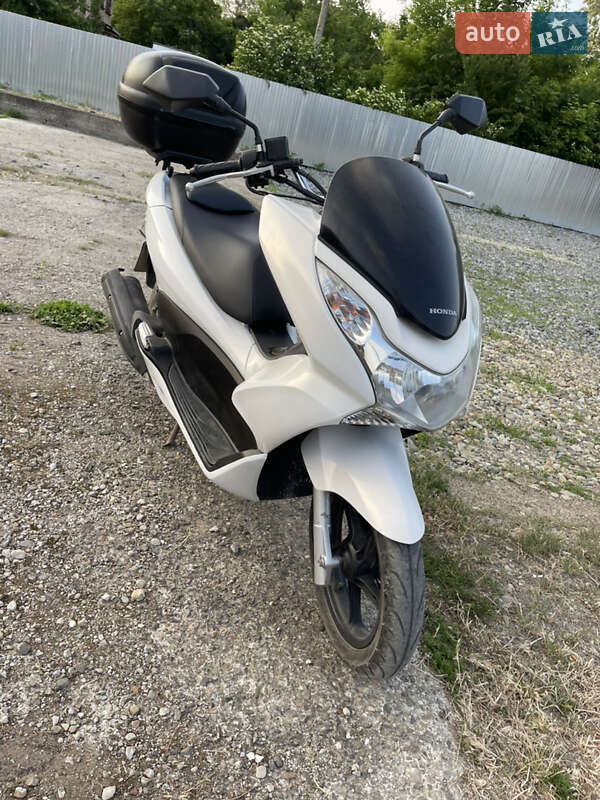 Макси-скутер Honda PCX 125 2014 в 