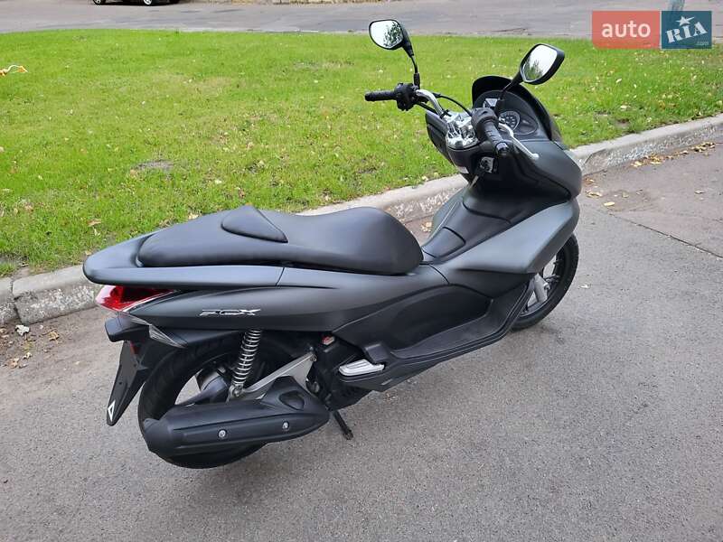 Макси-скутер Honda PCX 125 2014 в Бобровице