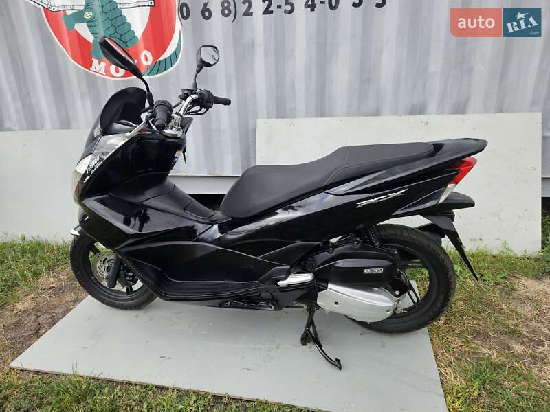 Макси-скутер Honda PCX 125 2017 в Кривом Озере