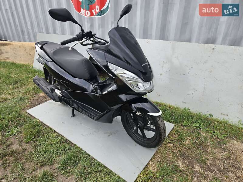 Макси-скутер Honda PCX 125 2017 в Кривом Озере