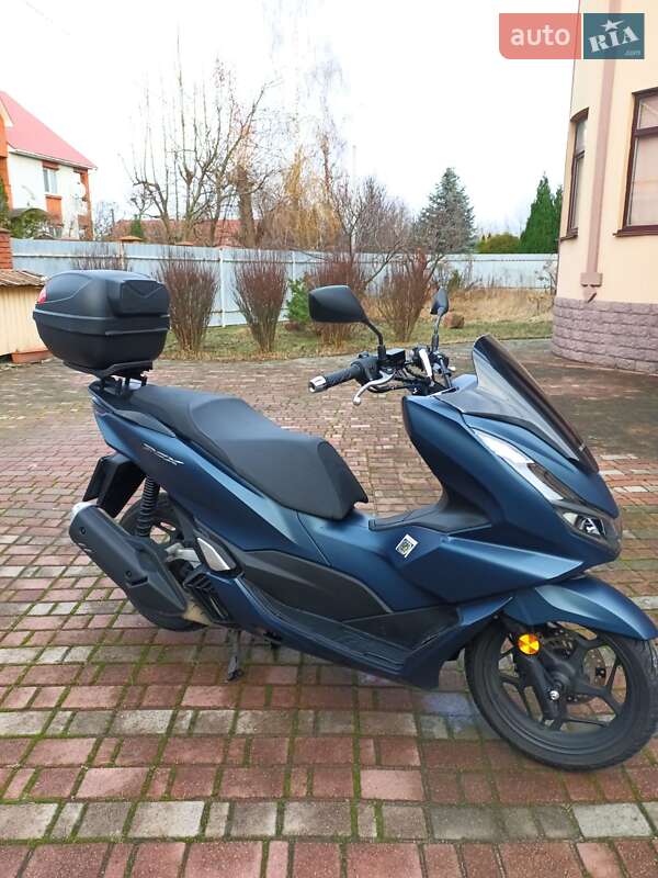 Макси-скутер Honda PCX 125 2024 в Киеве