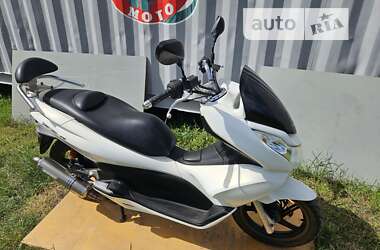 Макси-скутер Honda PCX 150 2014 в 