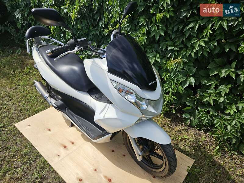 Макси-скутер Honda PCX 150 2014 в Южноукраинске