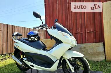 Макси-скутер Honda PCX 150 2014 в Николаеве