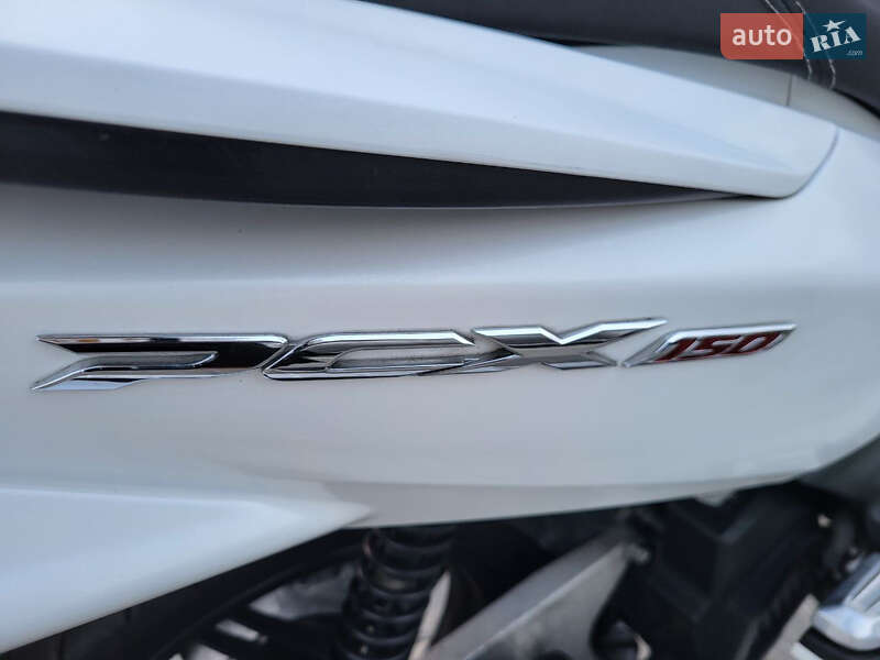 Макси-скутер Honda PCX 150 2015 в Десне