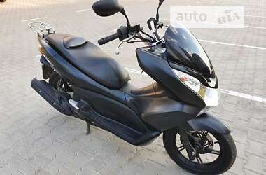 Максі-скутер Honda PCX 150 2014 в Чернігові