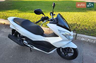 Макси-скутер Honda PCX 150 2015 в 