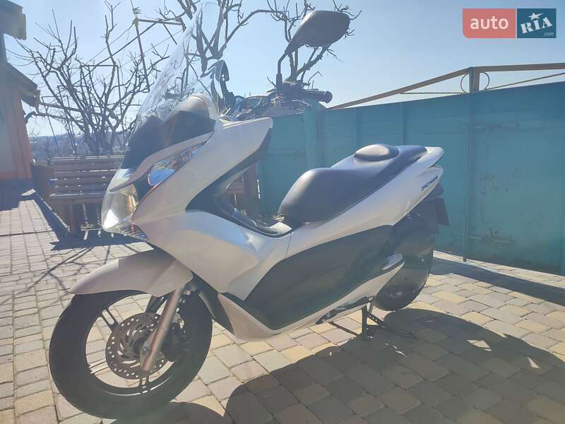 Вантажні моторолери, мотоцикли, скутери, мопеди Honda PCX 150 2014 в Хмельницькому