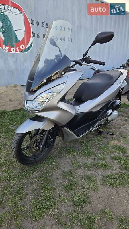 Максі-скутер Honda PCX 150 2014 в 