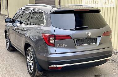 Внедорожник / Кроссовер Honda Pilot 2016 в 