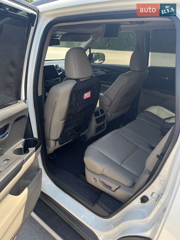Позашляховик / Кросовер Honda Pilot 2017 в Дніпрі фото 32 Позашляховик / Кросовер Honda Pilot 2017 в Дніпрі